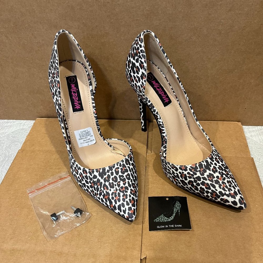 WILD DIVA Glow in the Dark Animal Print Heels, Size 7